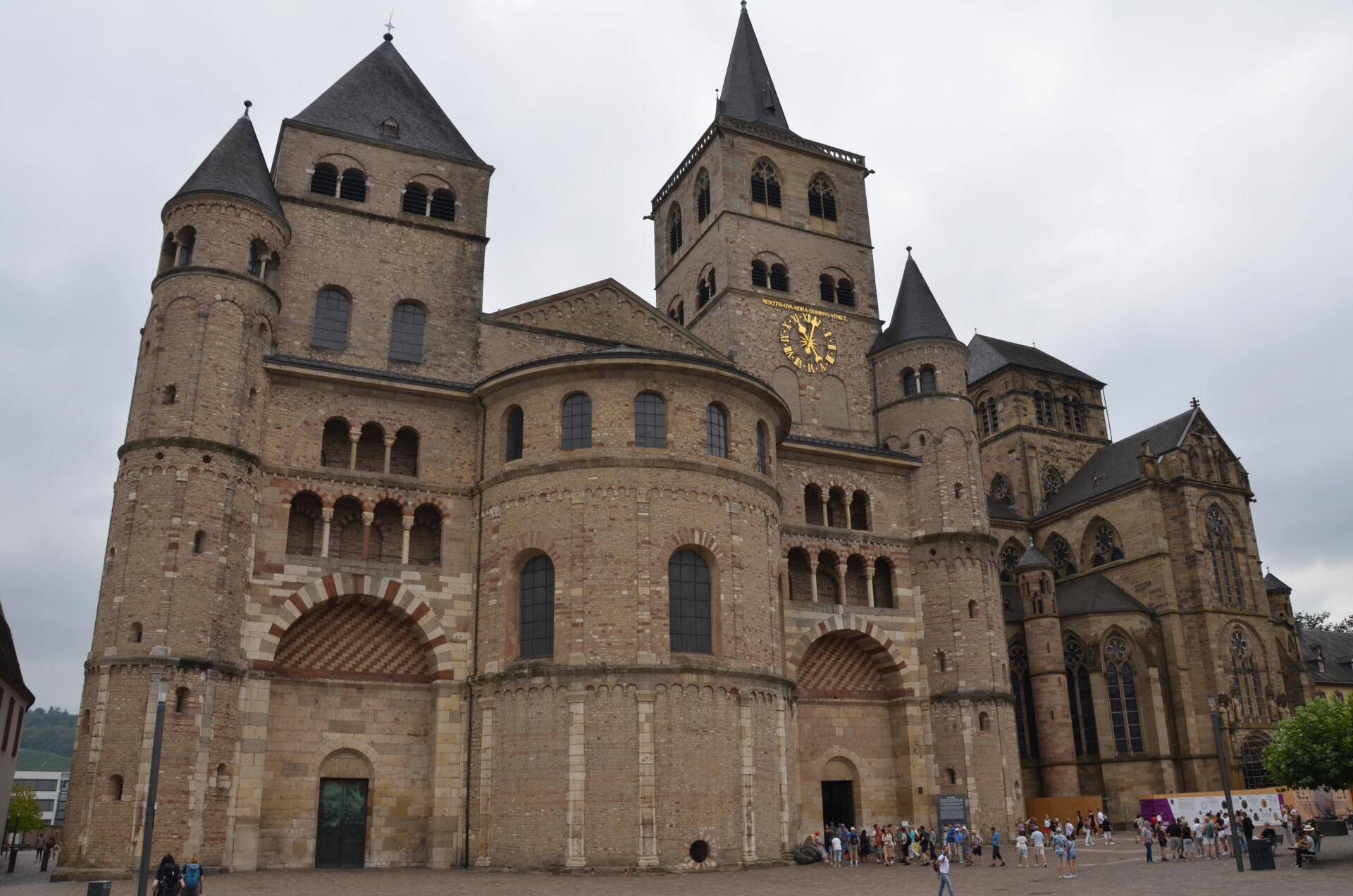 Trier (60)